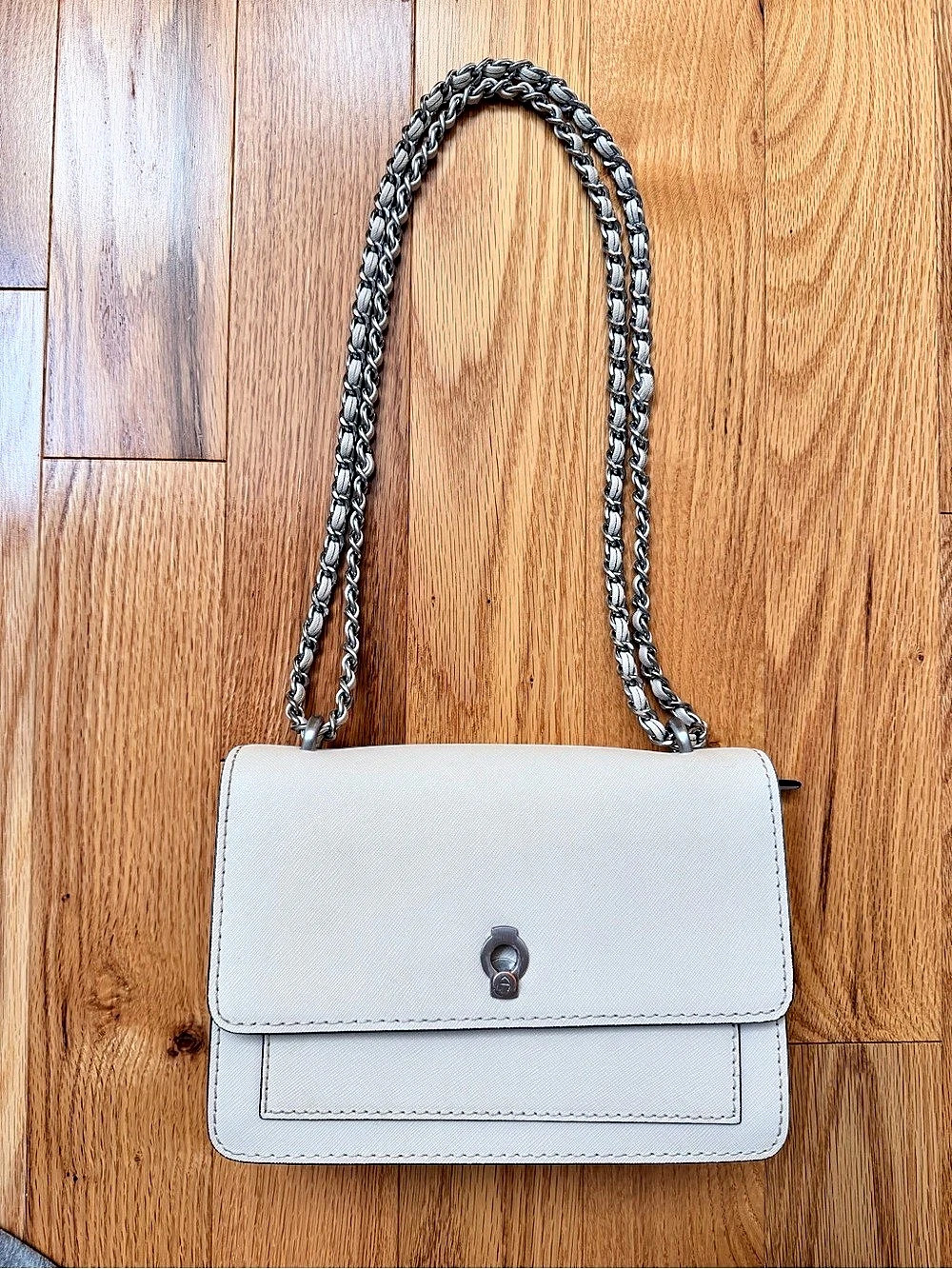 Etienne aigner white saffiano leather chain shoulder crossbody bag